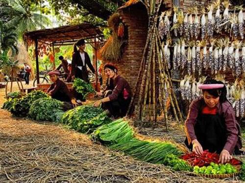Chợ Việt trong du lịch 01